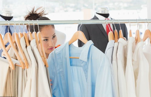 服裝設(shè)計(jì)師很輕松？這4個(gè)專業(yè)天天見模特，收入很高令人艷羨